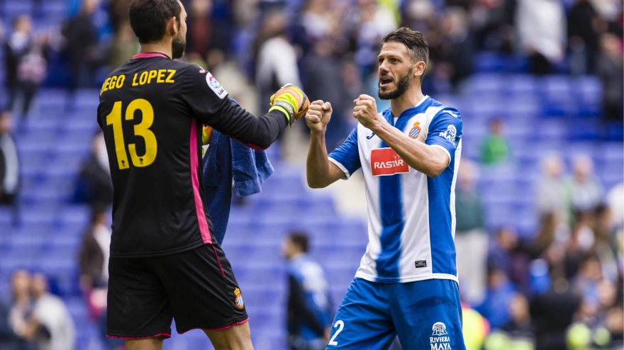 Demichelis compartió un partido como titular con Diego López, el del empate a tres ante el Eibar.---------------------------------------------22 de Octubre, Diego Lopez y Martin Demichelis celebran el empate durante el partido de la Liga Santander entre RCD Espanyol vs SD Eibar, correspondiente a la jornada 9 disputado en el RCD Espanyol Stadium el 22 de octubre del 2016 en Barcelona, Espaa. (Foto: Mikel Trigueros / Urbanandsport / Cordon Press)Cordon Press