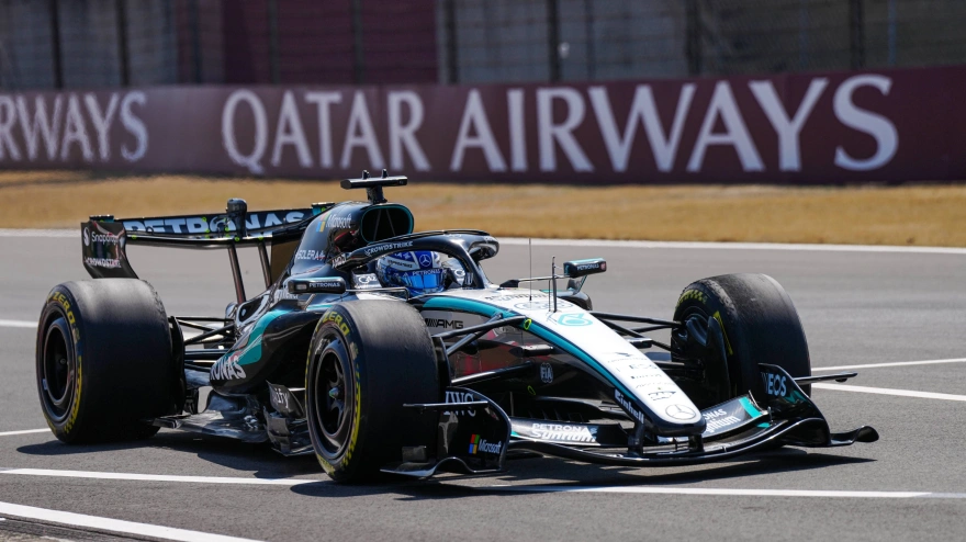 El piloto británico volvió a ser el mejor en la pelea por la minipole en Shanghai.