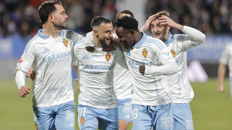 El Zaragoza celebrando el gol ante el Almería