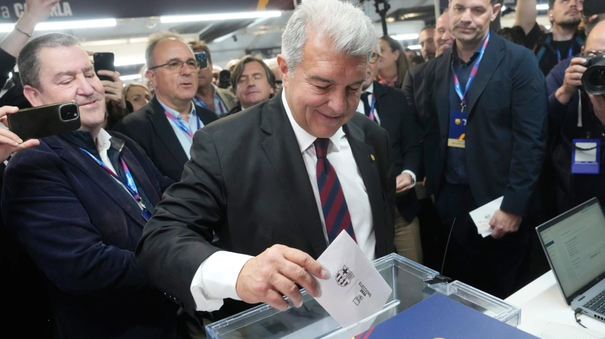 Joan Laporta ejerce su derecho al voto en las elecciones a la presidencia del FC Barcelona