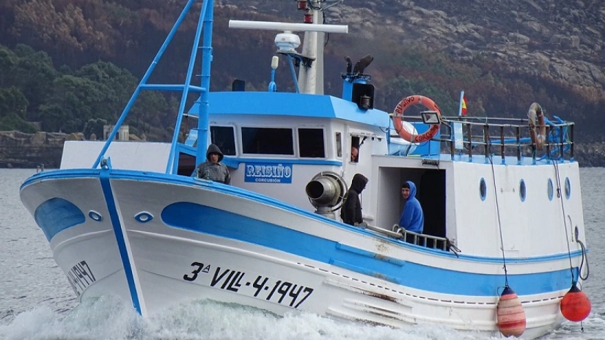 Imagen del buque Reisiño, con base en el puerto de Muros