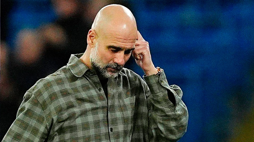 Gesto de Pep Guardiola, tras quedar eliminado frente al Real Madrid en los octavos de final de la Liga de Campeones