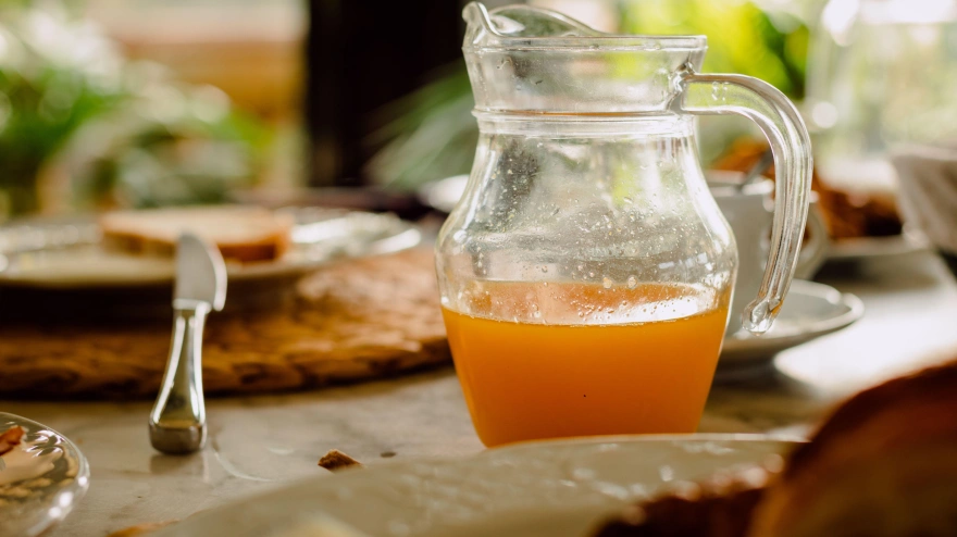 Imagen de recurso de zumo de naranja en el desayuno