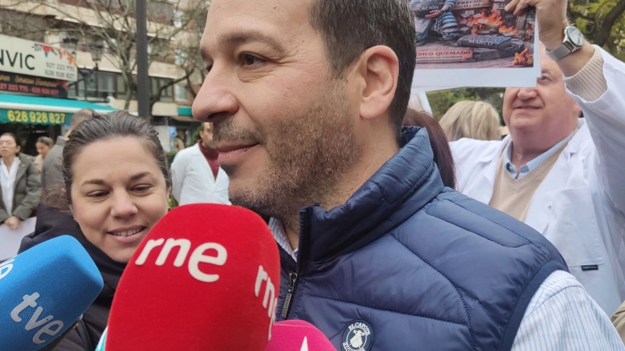 Vox presiona al PP por el Gobierno de Extremadura y exige que esté "todo muy bien atado"