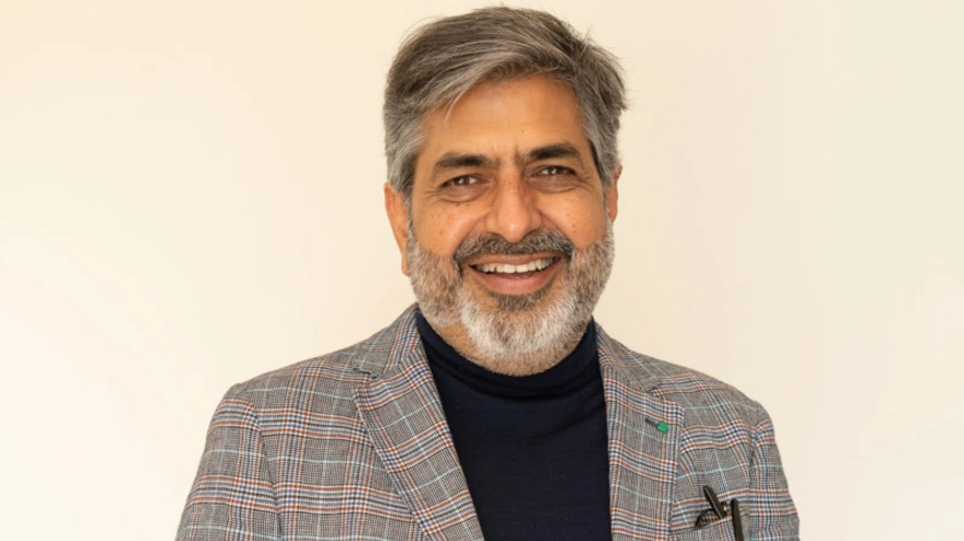 Arun Mansukhani, psicólogo