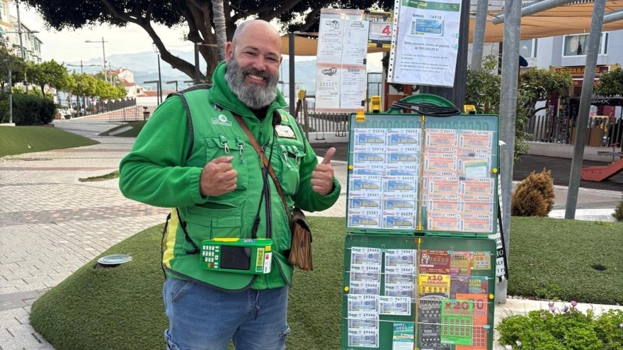 Alejandro Fernández, el vendedor de los dos premios.
