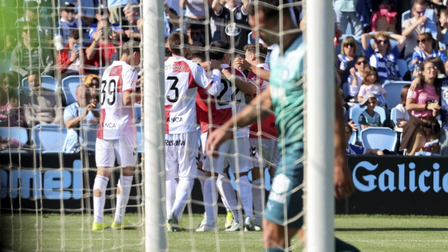 Los jugadores del Celta celebran su gol frente al Alavés