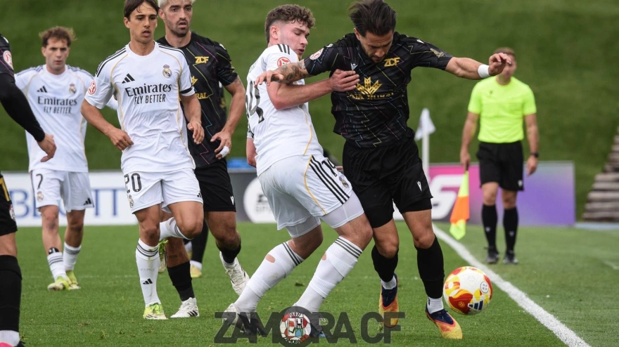 Mario Losada, del Zamora CF, en el duelo ante el Castilla