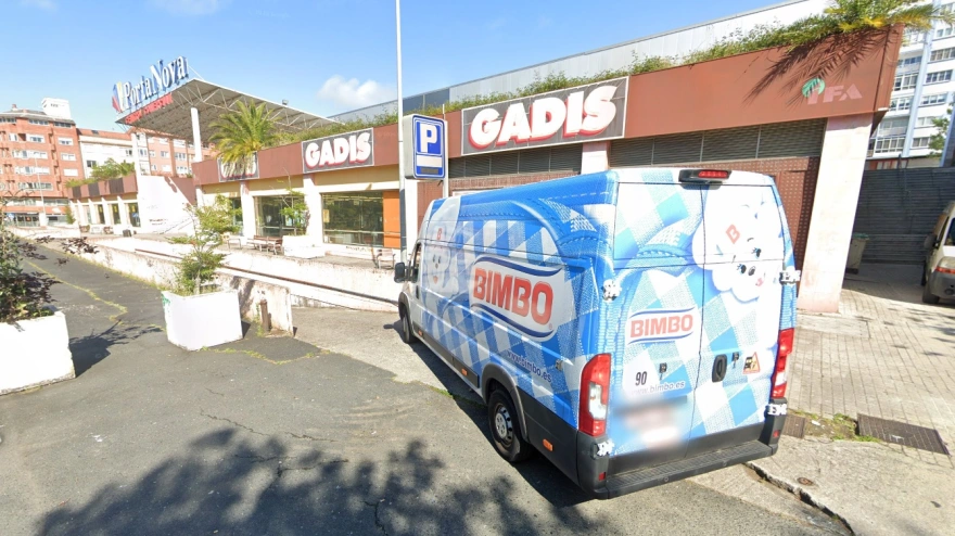 Entrada al aparcamiento de Porta Nova que está tapiada