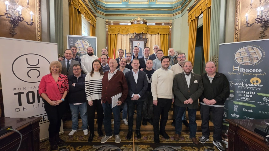 Foto de grupo III Semana Taurino Cultural