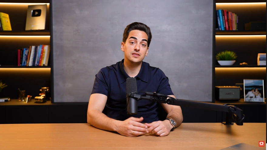 Javier Linares, asesor financiero