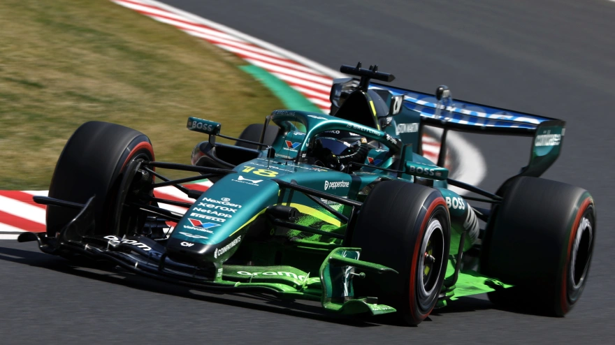 El coche del canadiense Lance Stroll durante los Libres de este viernes en Suzuka.