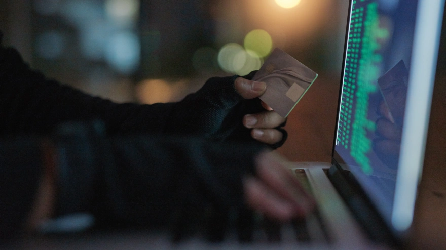 Hackean 93 GB de datos de bases de datos sensibles