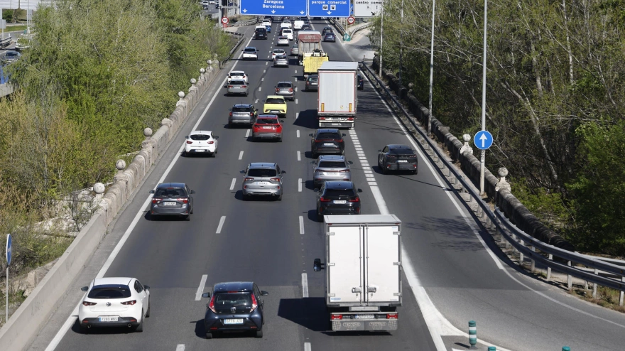 Estado del tráfico en la A-2, carretera de Barcelona, en dirección salida de Madrid este viernes