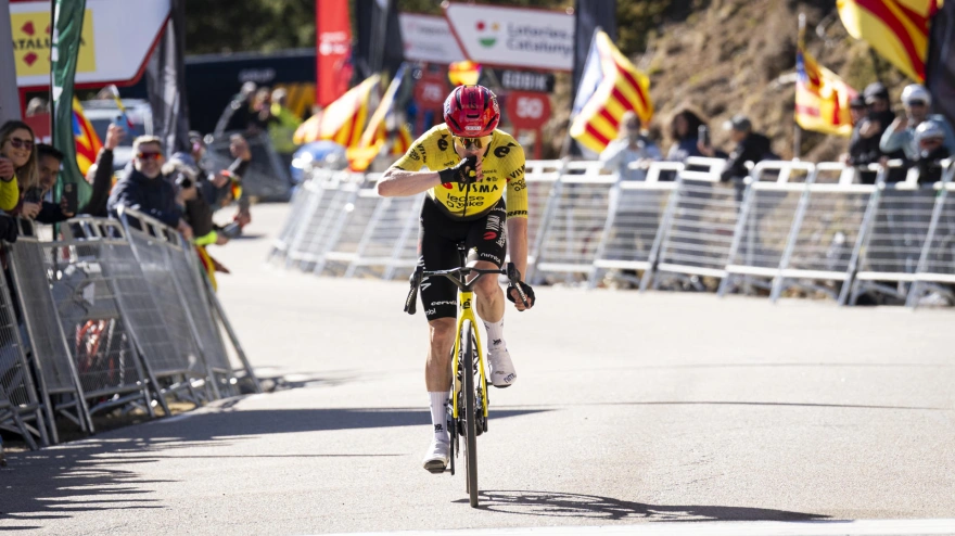 Jonas Vingegaard celebra una de sus victoria en la Volta a Catalunya
