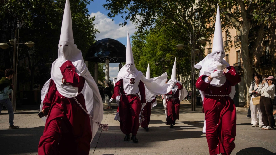 Nazarenos de Nuestro Padre Jesús de la Sentencia