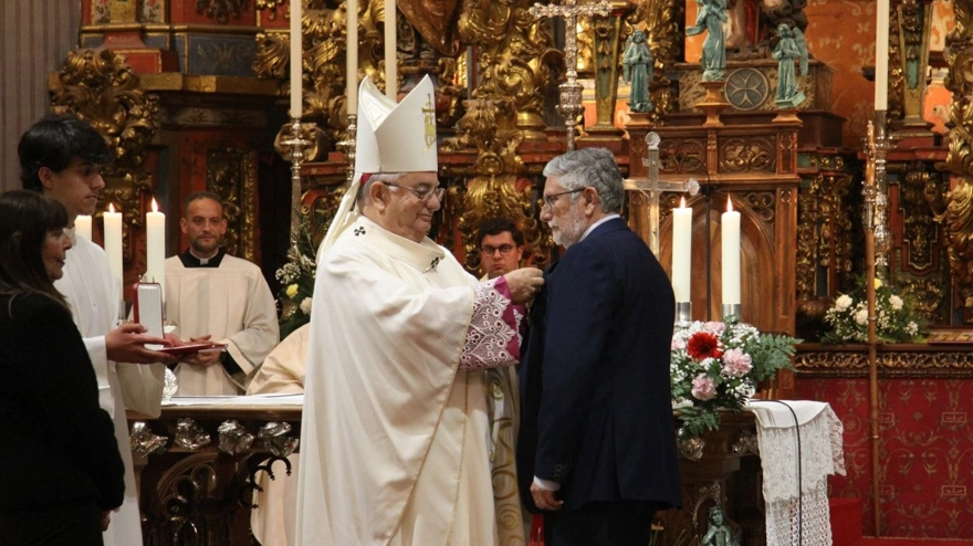31/03/2026 Agustín Velázquez recibe la Cruz Pro Ecclesia et Pontifice en la Misa Crismal en la Catedral de Badajoz.SOCIEDAD ESPAÑA EUROPA EXTREMADURAARZOBISPADO DE MÉRIDA-BADAJOZ