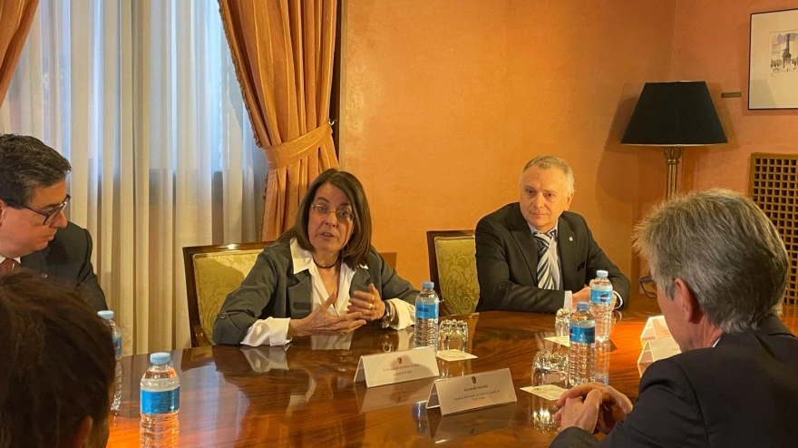 La Justicia, Concepción Gimeno, y el hermano Mayor de La Piedad, Luís Bernal