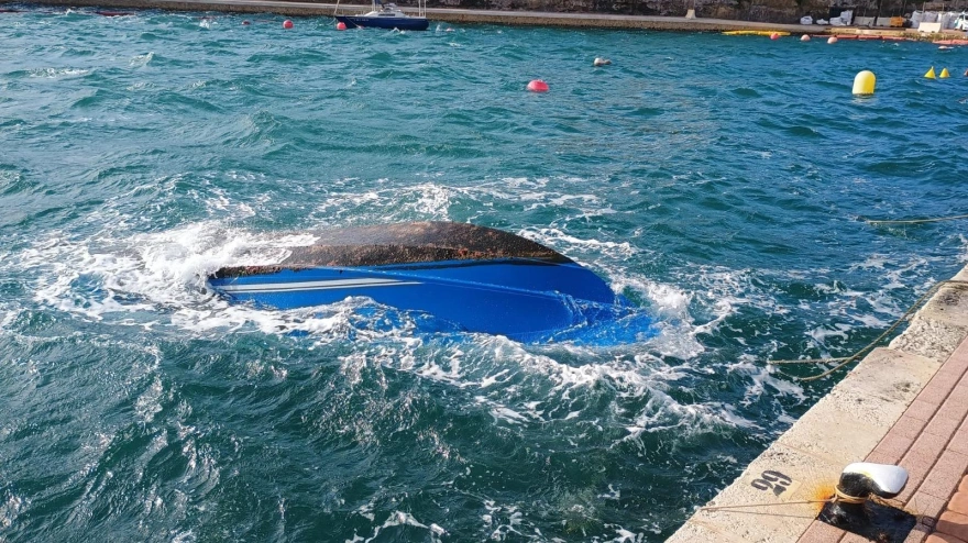 embarcación hundida cala corb