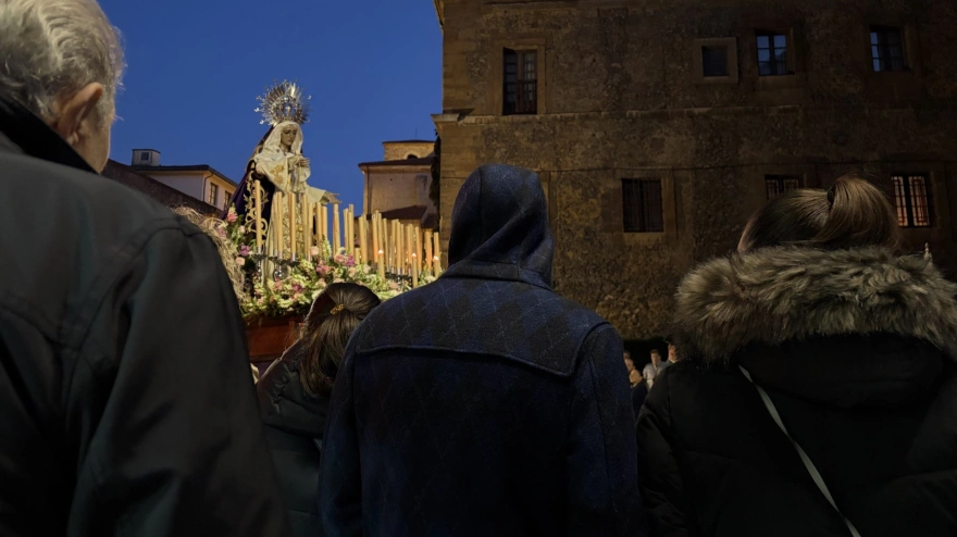Procesión del Silencio en el Martes Santo de la Semana Santa de Oviedo 2026