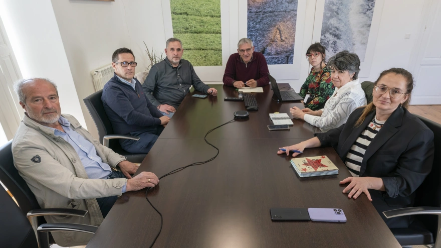 Un momento de la reunión celebrada en el Ayuntamiento de San Sadurniño