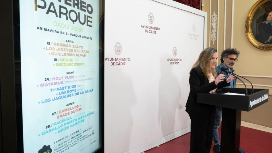 01/04/2026 La teniente de alcalde de Cultura del Ayuntamiento de Cádiz, Maite González, y Miguel Rodríguez de Mora, responsable de Malamúsica Producciones, anuncian ciclo de conciertos en el Parque GenovésPOLITICA AYUNTAMIENTO DE CÁDIZ