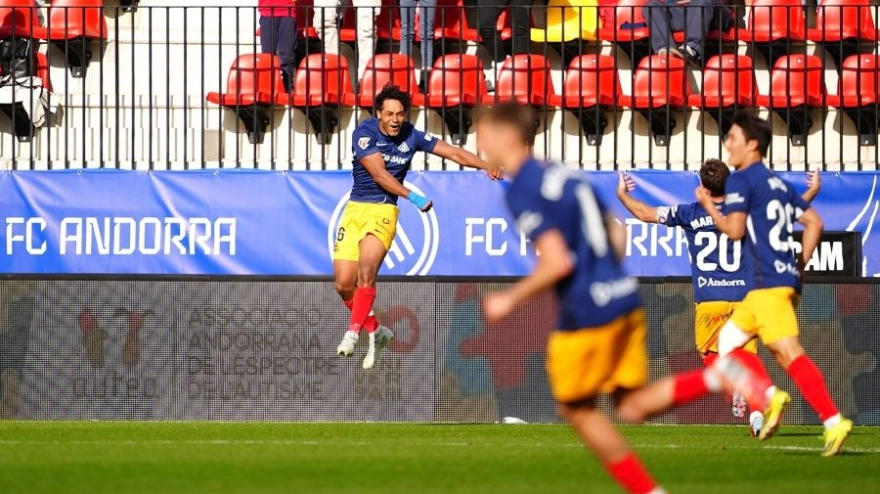 Los jugadores del Andorra celebrando el gol