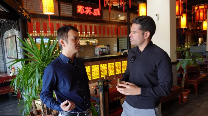 Luis, empresario de un buffet libre en Mallorca