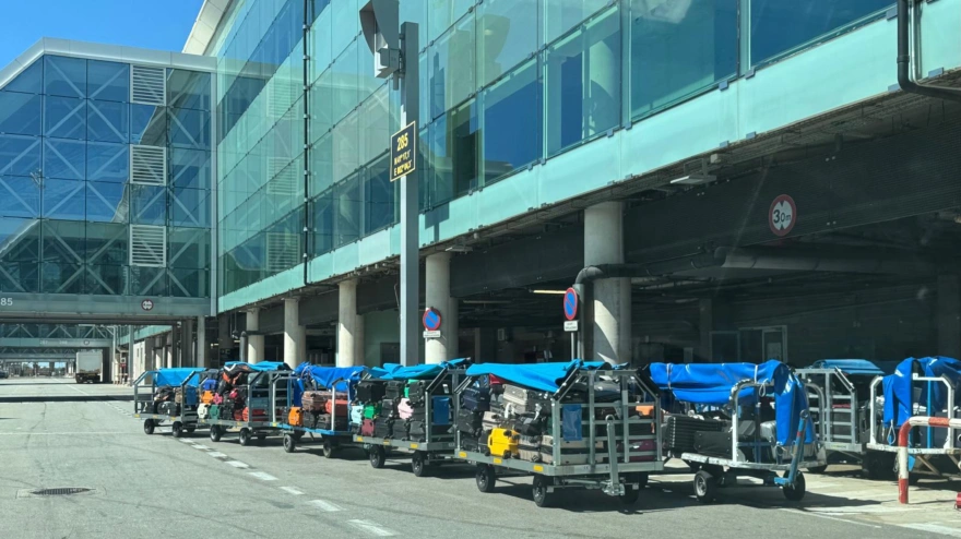 CCOO, UGT y USO, ha anunciado el aplazamiento de la huelga del servicio de 'handling' en el aeropuerto del Prat