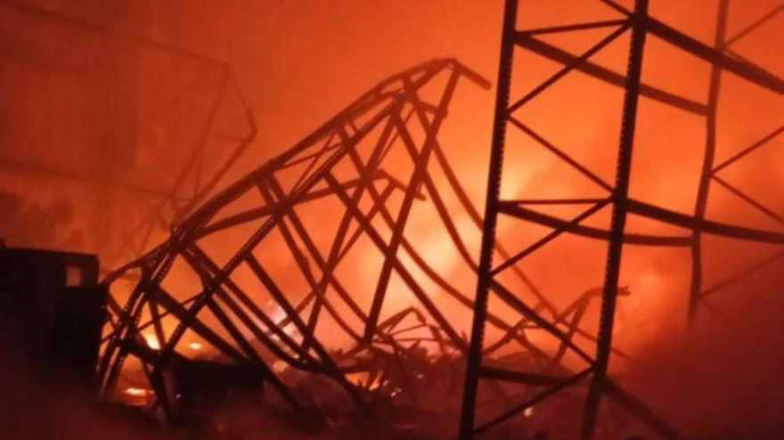 Incendio en la multinacional Trison (Sada, A Coruña)