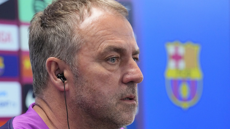 Hansi Flick dio las gracias al club por apoyarles tras el arbitraje del partido ante el Atlético.