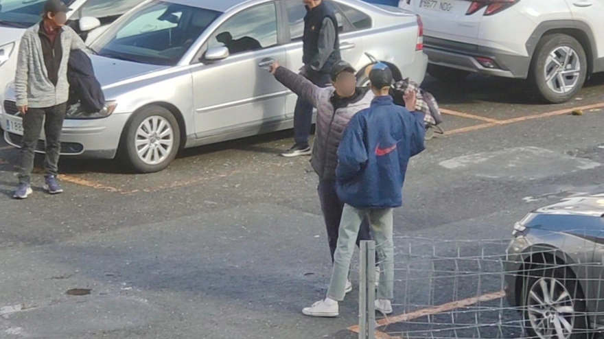Dos gorrillas se enfrentan por la gestión del aparcamiento en un parking público de Huelva