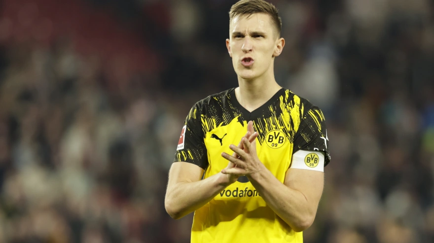 Nico Schlotterbeck ha renovado cuatro años más su contrato con el Borussia Dortmund.