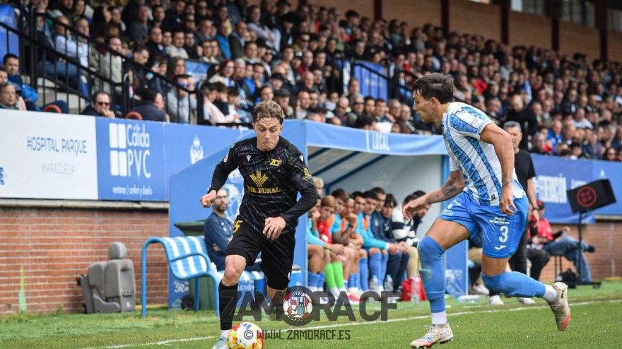 Loren Burón en el duelo entre el Talavera y el Zamora CF