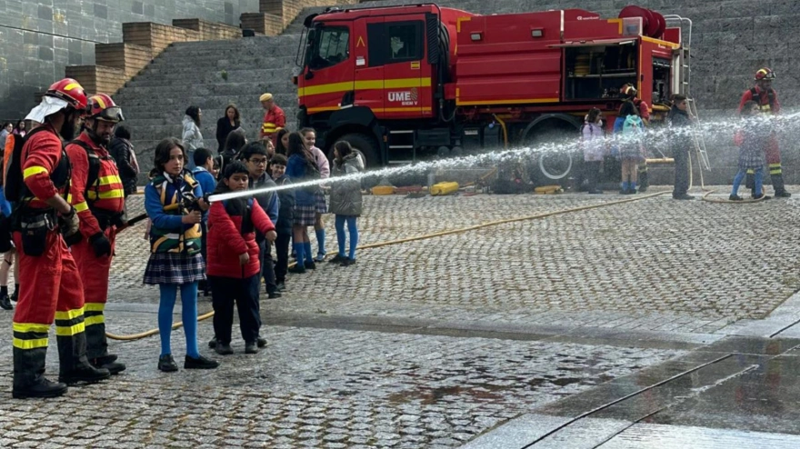 El Campus de Ponferrada de la Universidad de León planta cara a los incendios con la ayuda de más de 1.500 escolares