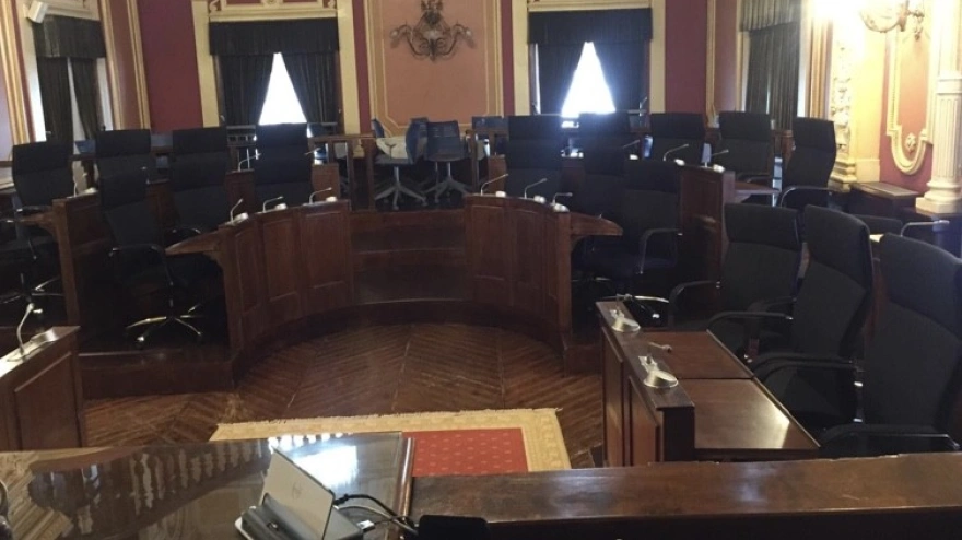Salón de plenos del Concello de Ourense