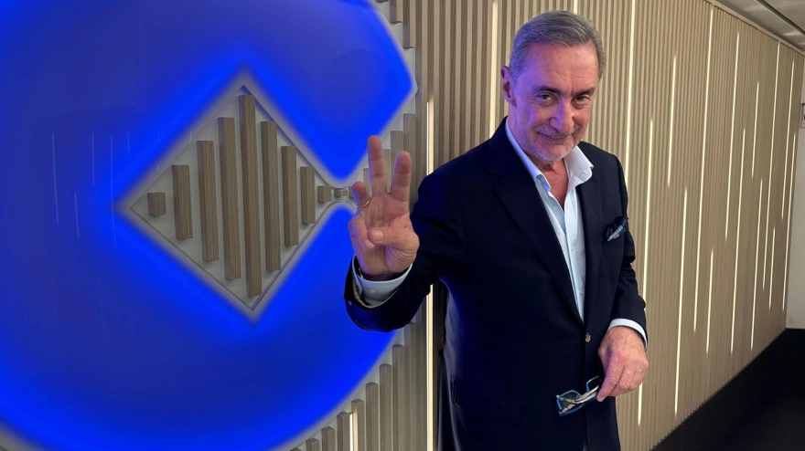 Carlos Herrera en los estudios de COPE celebrando el EGM