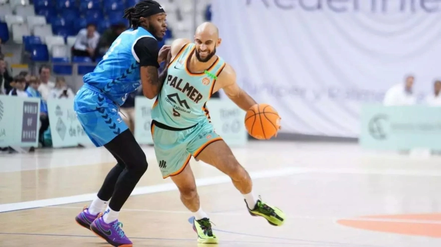 Phil Scrubb durante el partido contra Zamora en Son Moix