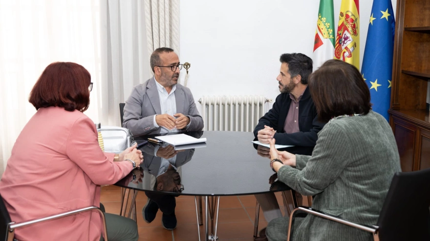 Reunión de Placeat con el presidente de la Diputación de Cáceres, Miguel Ángel Morales