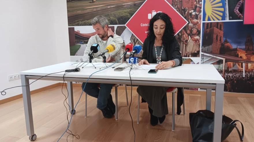 Rubén Arroxo e Ana Abelleira na rolda de prensa trala reunión da xunta de goberno local