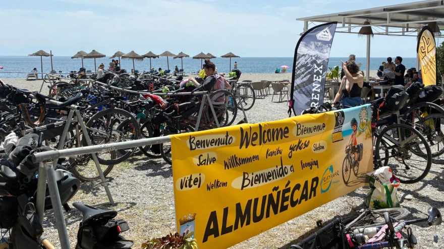 Meta de la exigente prueba ciclista Desertus Bikus en la edición 2025