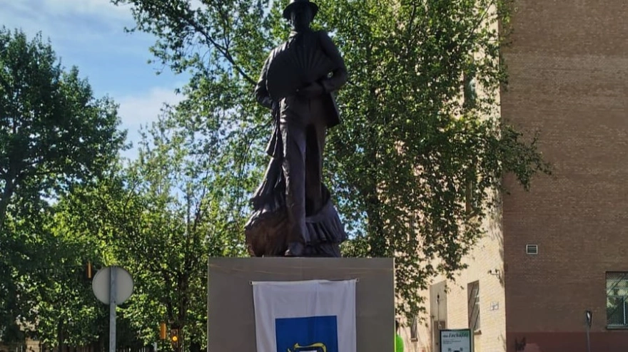 Escultura de La Moni