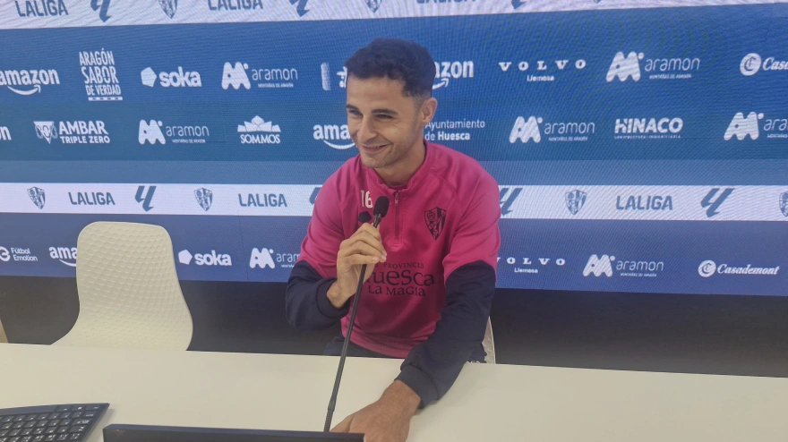 Álvarez en sala de prensa