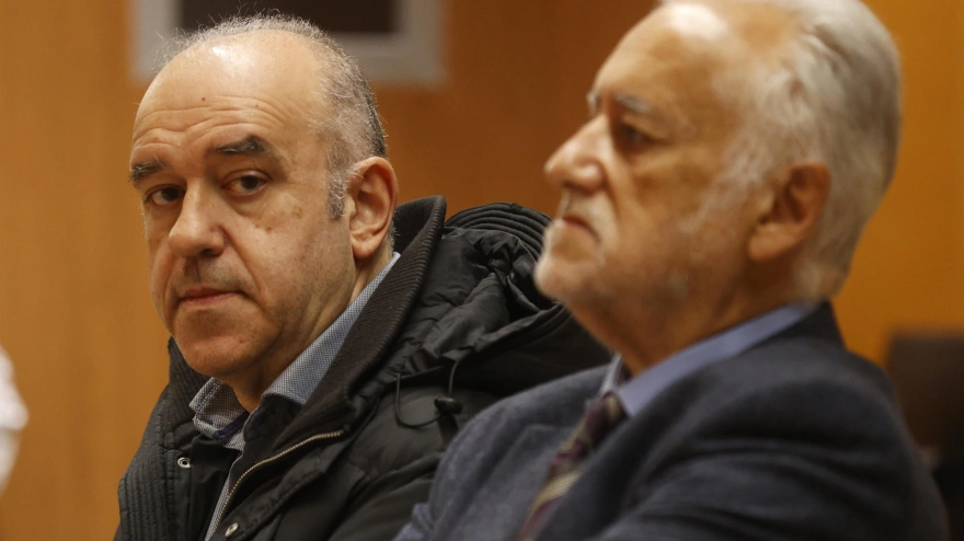 Manuel y Miguel Reija, en la Audiencia de A Coruña