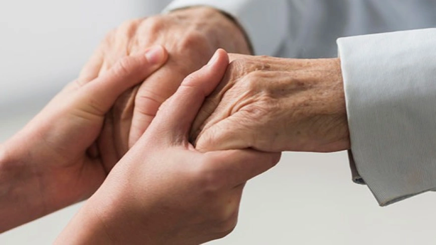 AFA Viveiro ayuda a enfermos de Alzheimer y familias