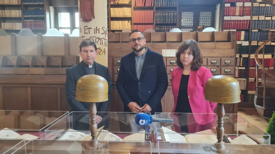 José Antonio Bande, Judit Hidalgo y Francisco Javier Serrano, durante la presentación