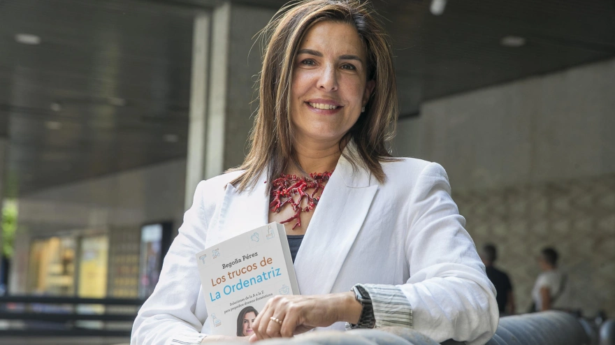 La escritora Begoña Pérez, conocida en redes sociales como 'La Ordenatriz'