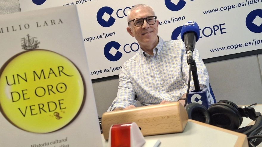 Emilio Lara desvela en ‘Un mar de oro verde’ la historia y el alma del aceite de oliva