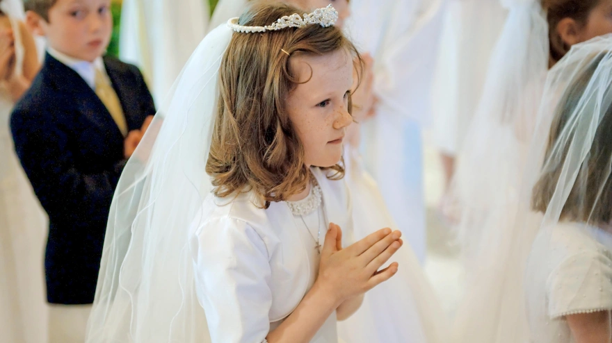 La primera comunión de unos niños