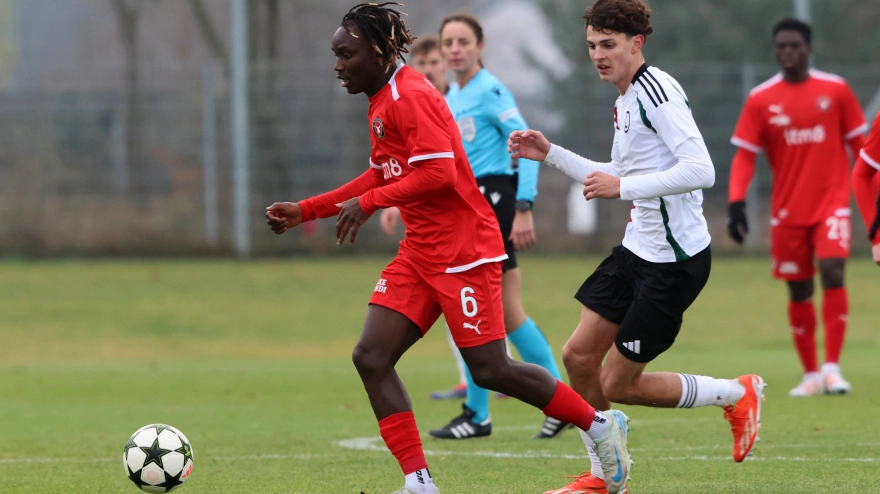 Alamara Djabi, durante un encuentro con el Midtjylland en la Youth League en 2024